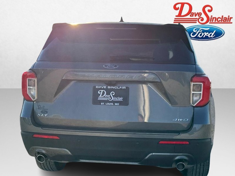 Ford Explorer Vehicle Full-screen Gallery Image 08