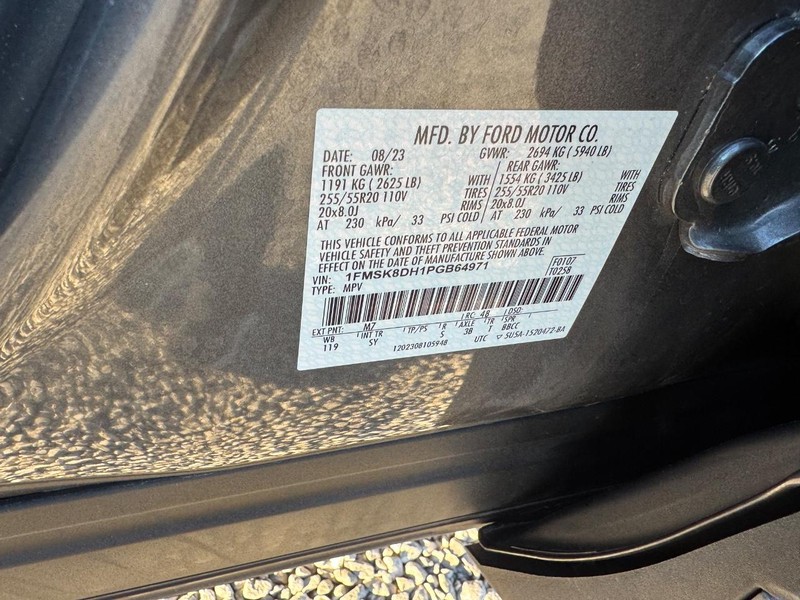 Ford Explorer Vehicle Full-screen Gallery Image 27