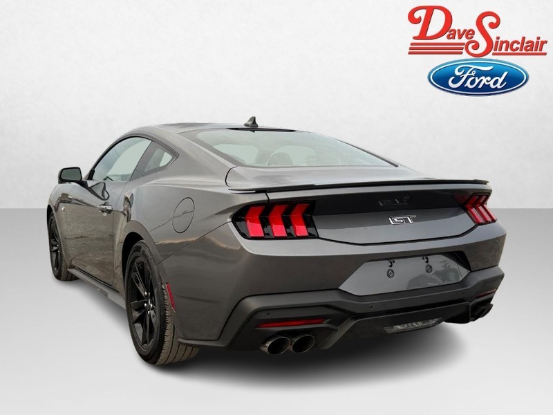 Ford Mustang Vehicle Full-screen Gallery Image 09