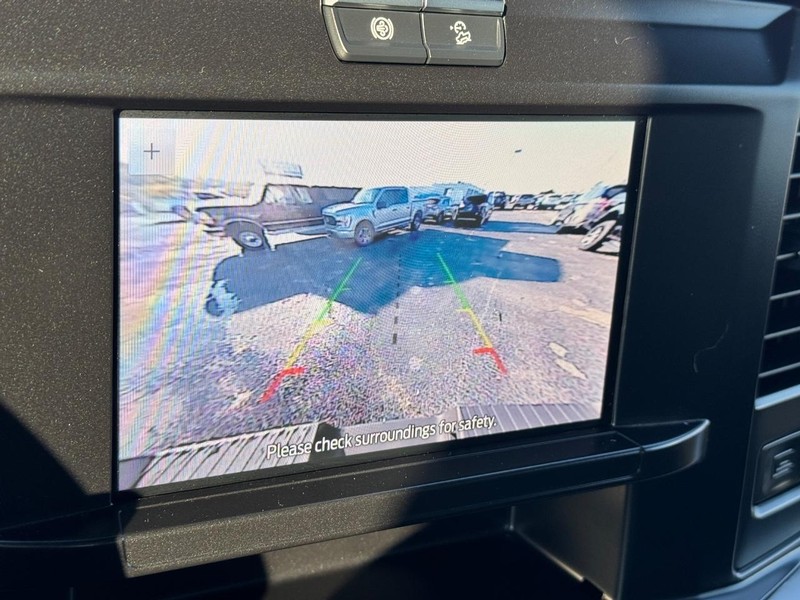 Ford Super Duty F-250 SRW Vehicle Full-screen Gallery Image 21