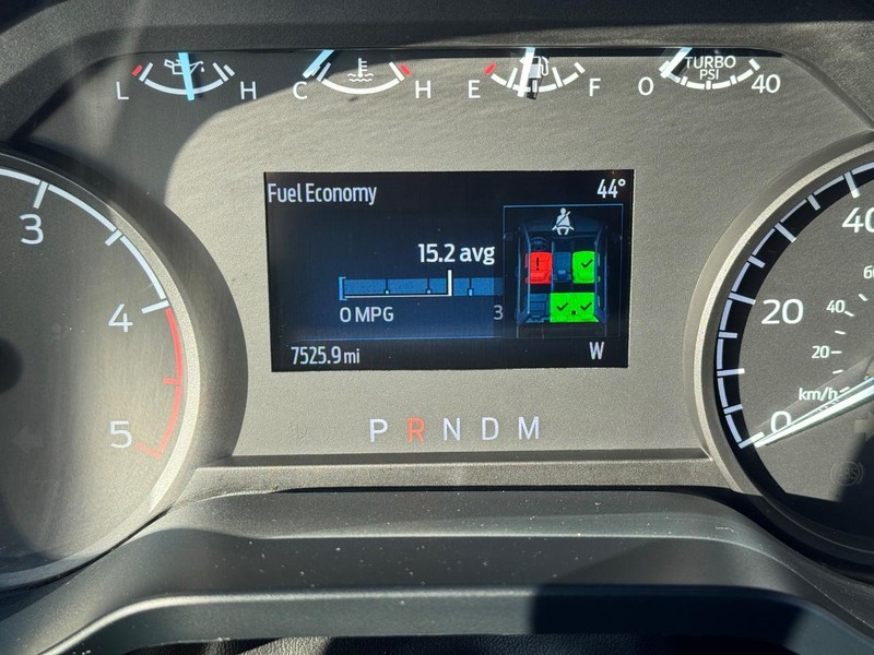 Ford Super Duty F-250 SRW Vehicle Full-screen Gallery Image 22