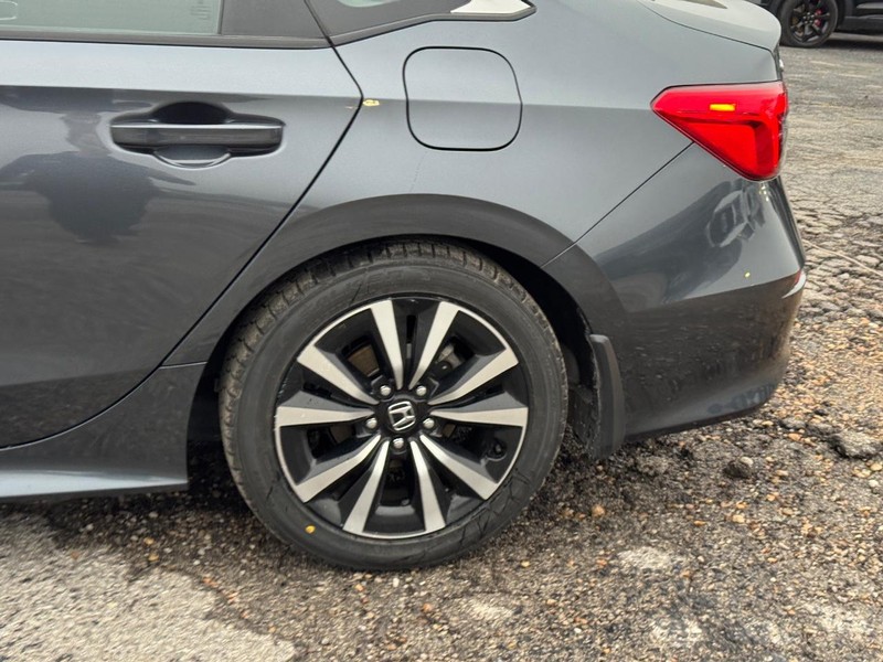 Honda Civic Sedan Vehicle Full-screen Gallery Image 11