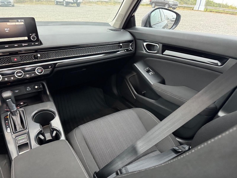 Honda Civic Sedan Vehicle Full-screen Gallery Image 16