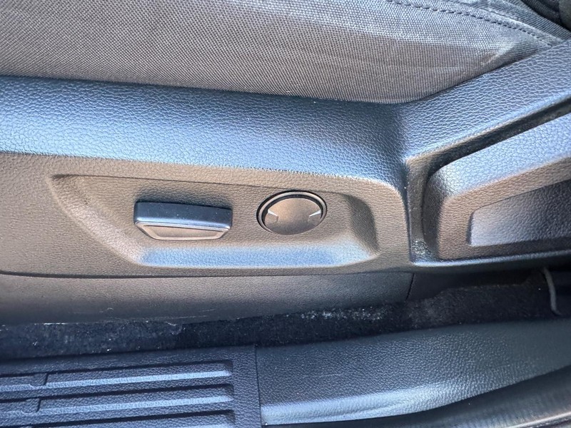 Ford Ranger Vehicle Full-screen Gallery Image 16