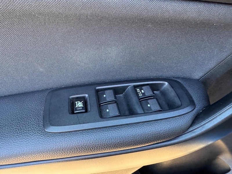 Ford Ranger Vehicle Full-screen Gallery Image 17