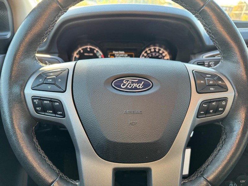 Ford Ranger Vehicle Full-screen Gallery Image 18