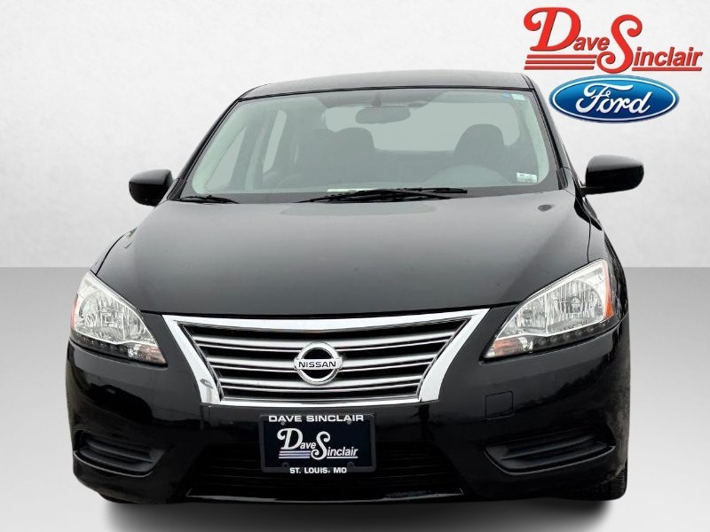 Nissan Sentra Vehicle Full-screen Gallery Image 02