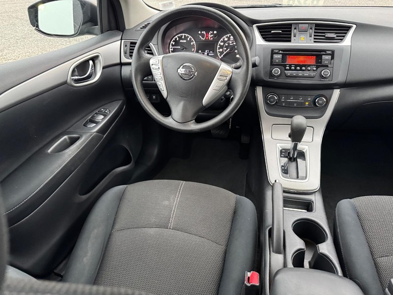 Nissan Sentra Vehicle Full-screen Gallery Image 13