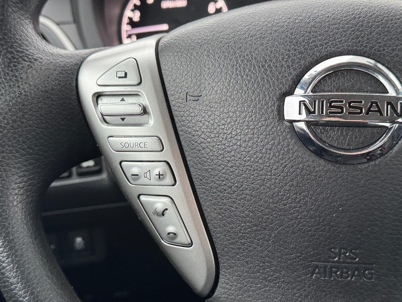 Nissan Sentra Vehicle Full-screen Gallery Image 19