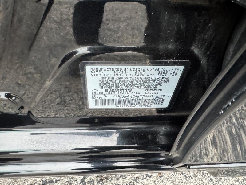 Nissan Sentra Vehicle Full-screen Gallery Image 22