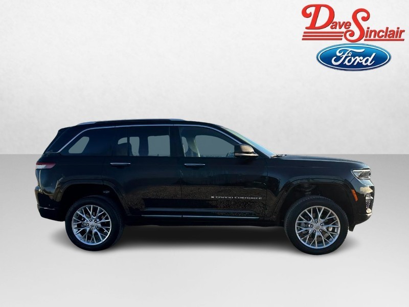 Jeep Grand Cherokee Vehicle Full-screen Gallery Image 05