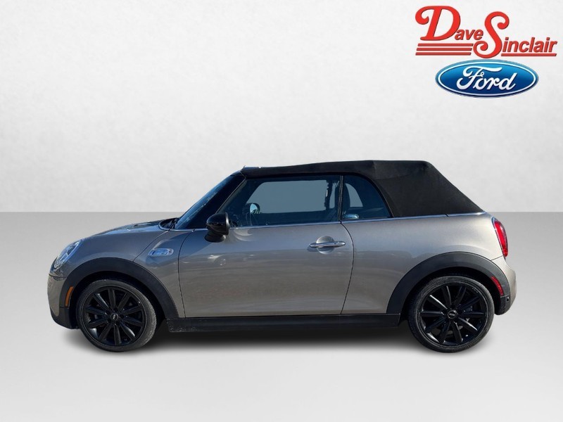 MINI Convertible Vehicle Full-screen Gallery Image 10