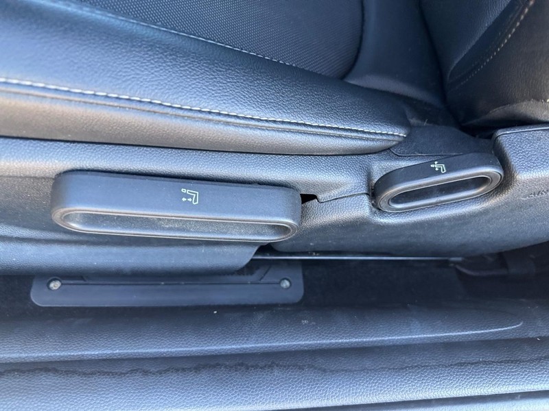 MINI Convertible Vehicle Full-screen Gallery Image 17