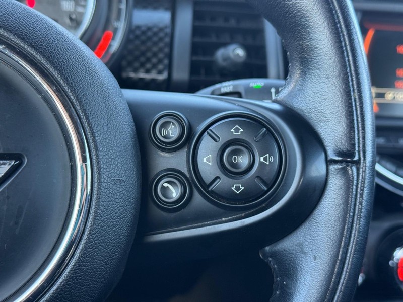 MINI Convertible Vehicle Full-screen Gallery Image 20