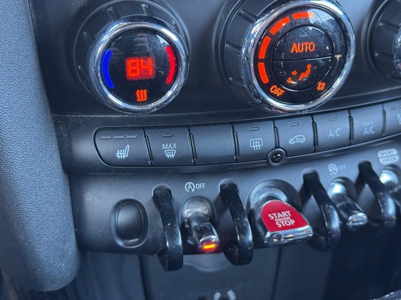 MINI Convertible Vehicle Full-screen Gallery Image 22