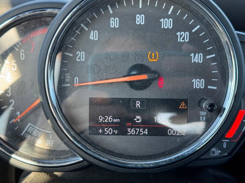 MINI Convertible Vehicle Full-screen Gallery Image 23