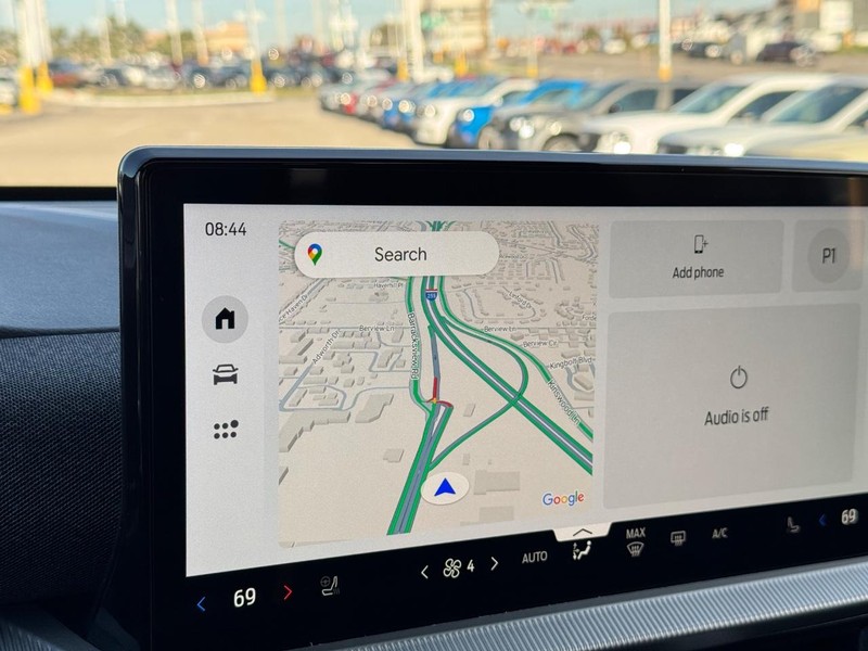 Ford Explorer Vehicle Full-screen Gallery Image 26