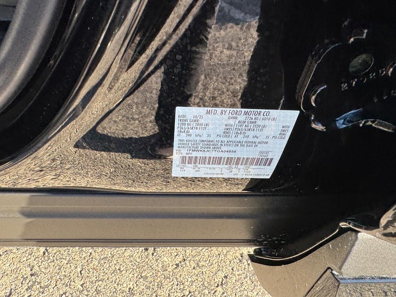 Ford Explorer Vehicle Full-screen Gallery Image 29