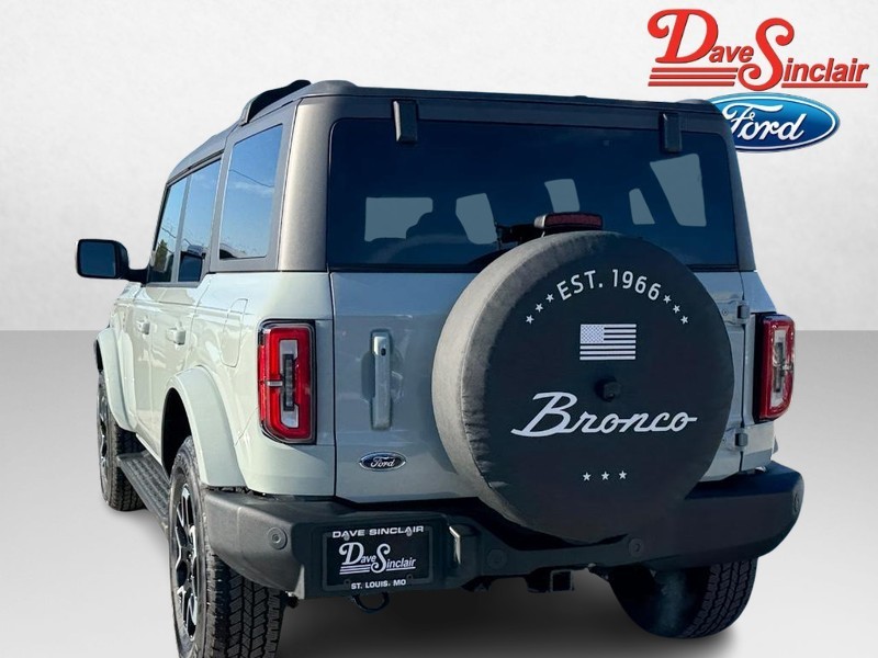 Ford Bronco Vehicle Image 09