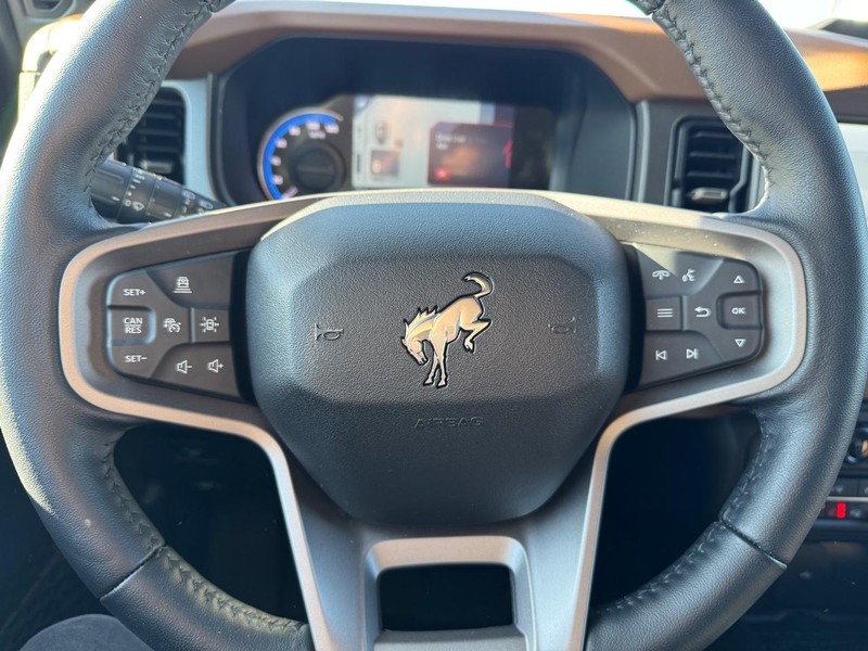 Ford Bronco Vehicle Image 18