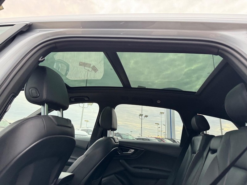 Audi Q7 Vehicle Image 12