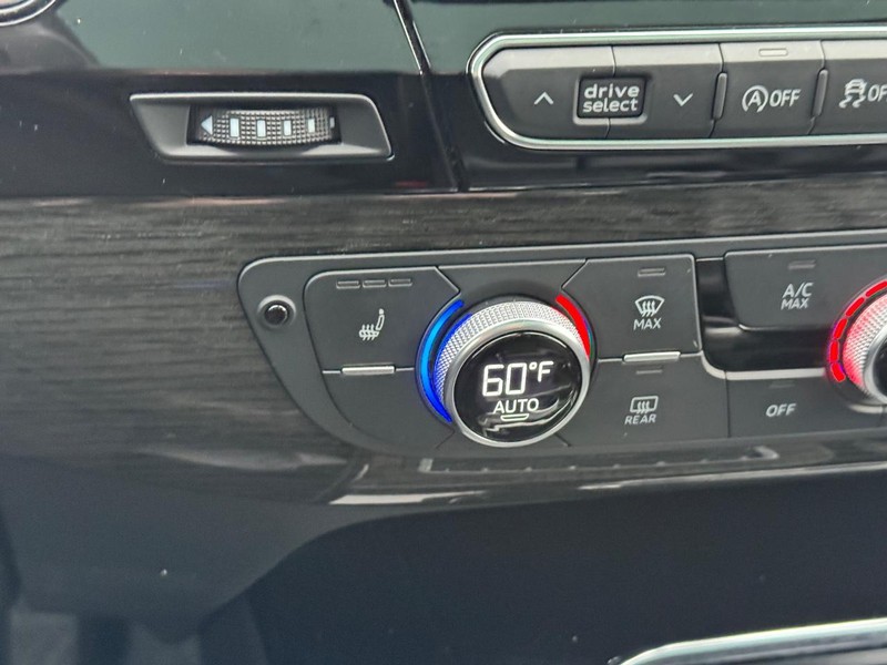 Audi Q7 Vehicle Image 22