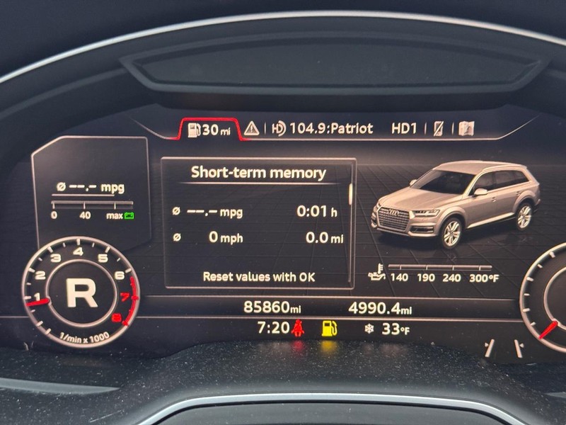 Audi Q7 Vehicle Image 24