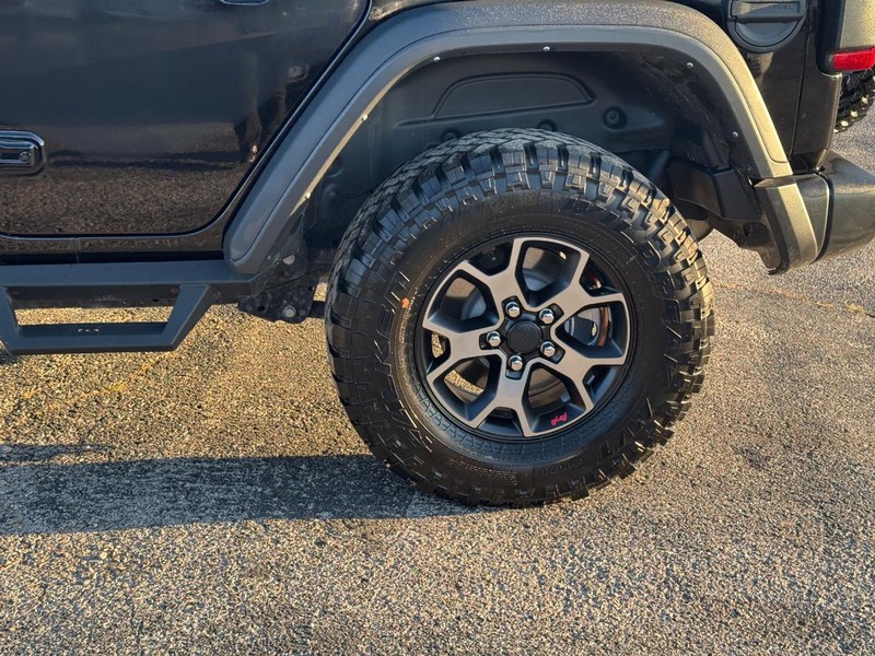 Jeep Wrangler Vehicle Full-screen Gallery Image 11