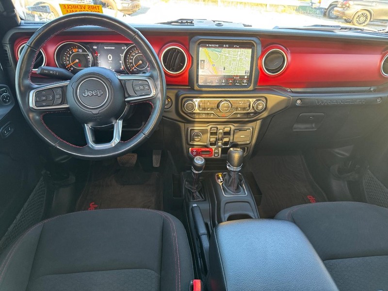 Jeep Wrangler Vehicle Full-screen Gallery Image 13