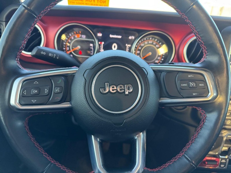 Jeep Wrangler Vehicle Full-screen Gallery Image 17