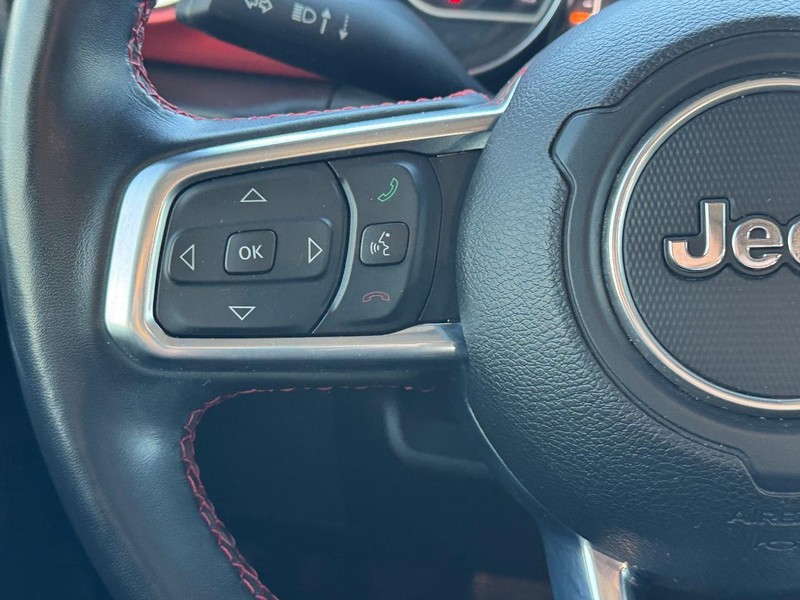 Jeep Wrangler Vehicle Full-screen Gallery Image 18