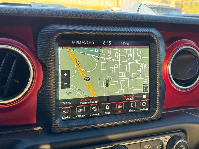 Jeep Wrangler Vehicle Full-screen Gallery Image 20