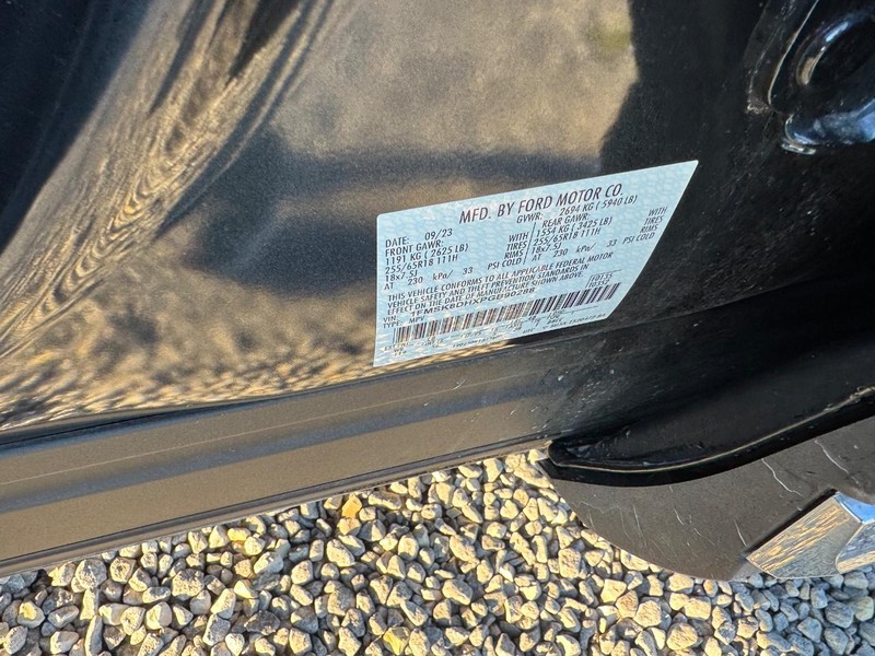 Ford Explorer Vehicle Image 24