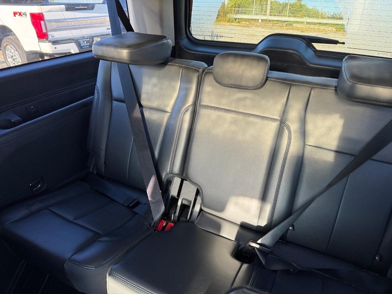 Ford Expedition Max Vehicle Image 14