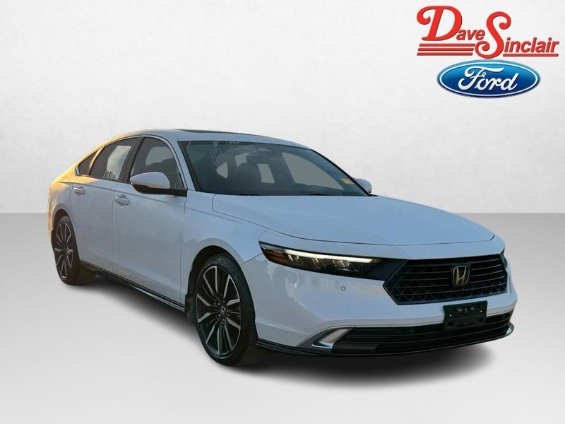 Honda Accord Hybrid Vehicle Full-screen Gallery Image 04