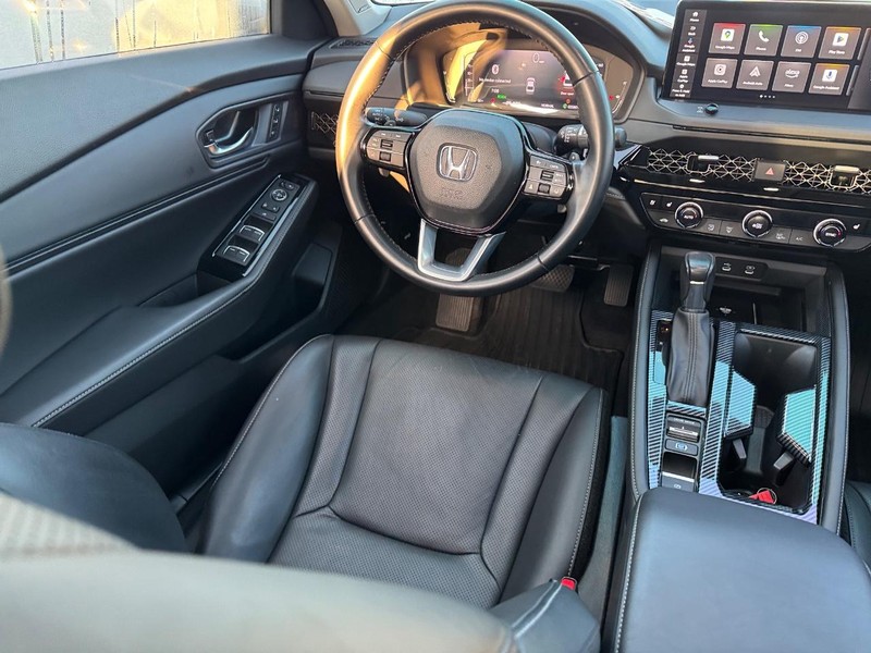 Honda Accord Hybrid Vehicle Full-screen Gallery Image 14