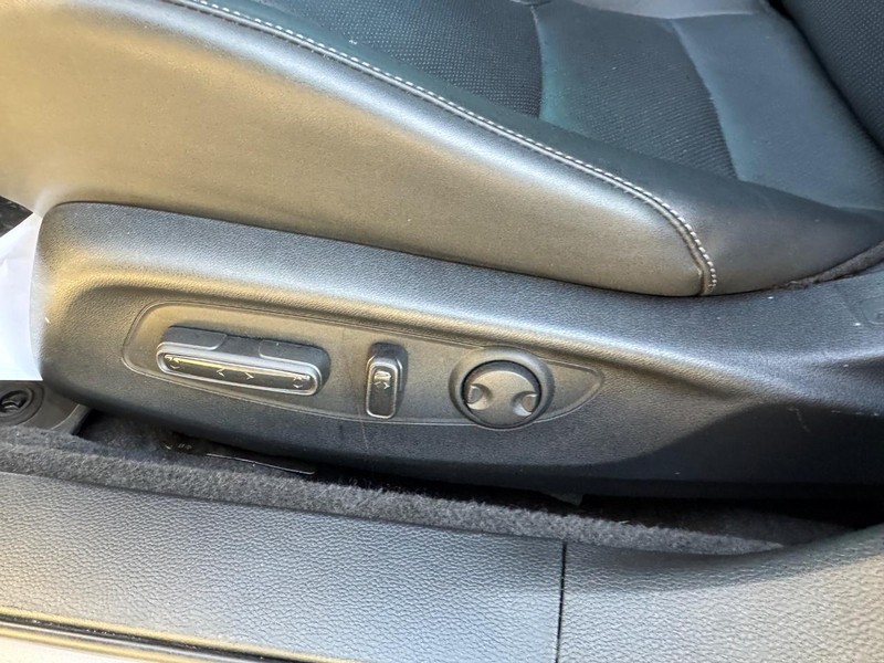 Honda Accord Hybrid Vehicle Full-screen Gallery Image 17