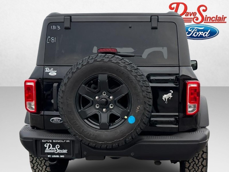 Ford Bronco Vehicle Full-screen Gallery Image 08