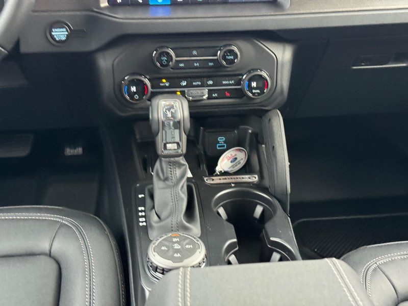 Ford Bronco Vehicle Full-screen Gallery Image 15