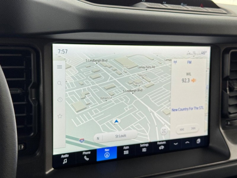 Ford Bronco Vehicle Full-screen Gallery Image 21