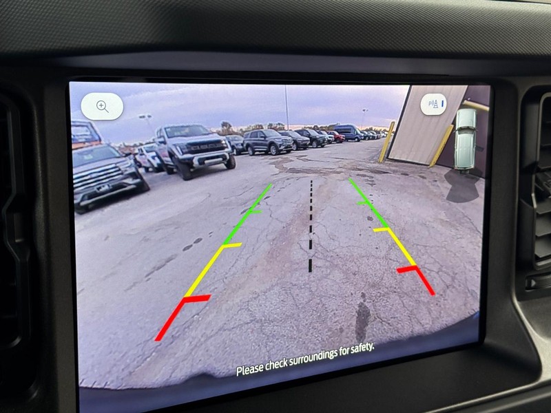 Ford Bronco Vehicle Full-screen Gallery Image 23