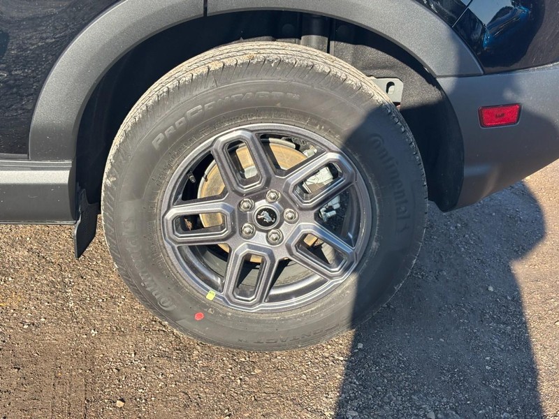 Ford Bronco Sport Vehicle Full-screen Gallery Image 11