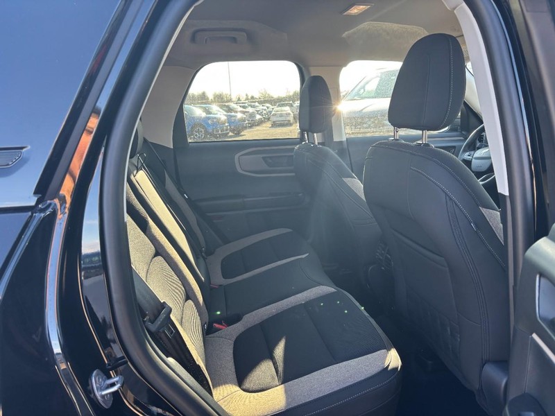 Ford Bronco Sport Vehicle Full-screen Gallery Image 13