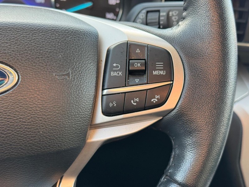 Ford Explorer Vehicle Image 21