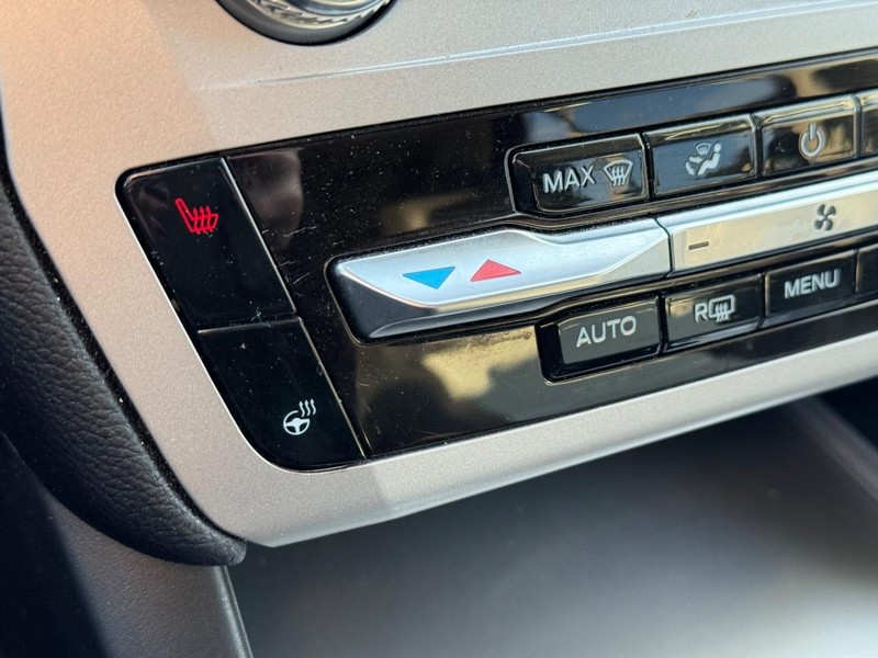 Ford Explorer Vehicle Image 22