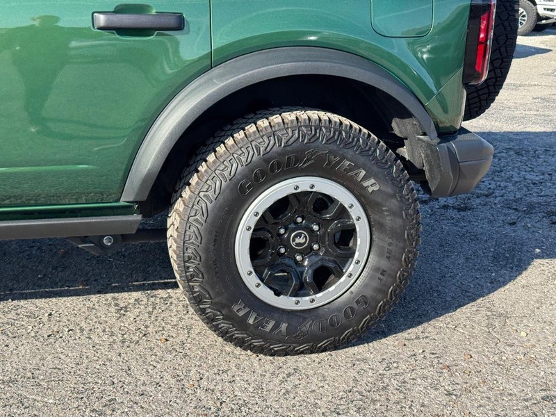 Ford Bronco Vehicle Image 11