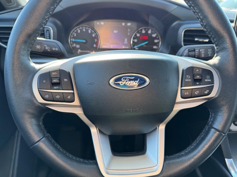 Ford Explorer Vehicle Image 20