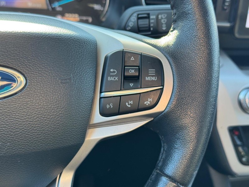 Ford Explorer Vehicle Image 22