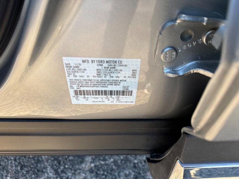 Ford Explorer Vehicle Image 26