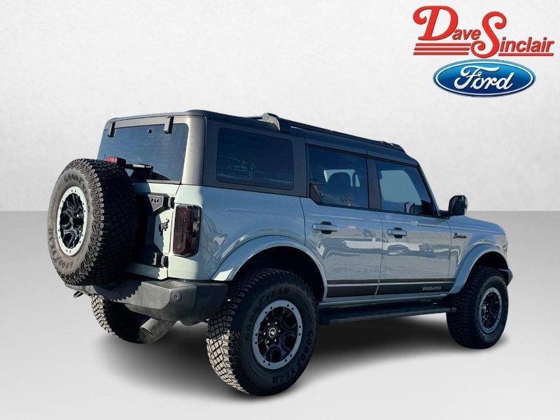 Ford Bronco Vehicle Full-screen Gallery Image 07